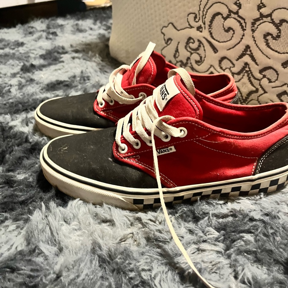 Vans - Picture 2 of 2